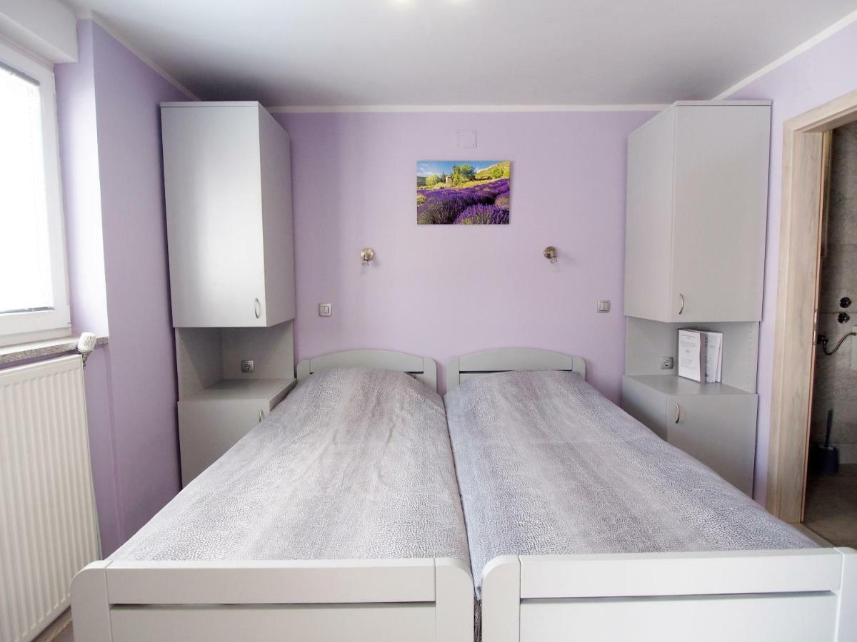 Apartman I Sobe Pavek Pisarovina Exterior foto